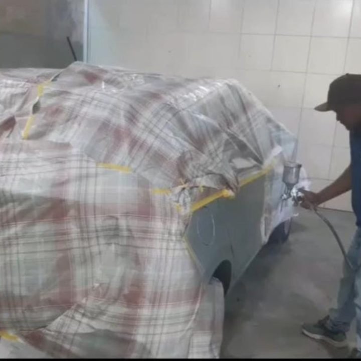 Carro preparado para pintura